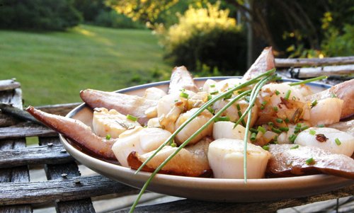 Summerhouse Scallops with Roasted Pears in Wine-Butter Sauce