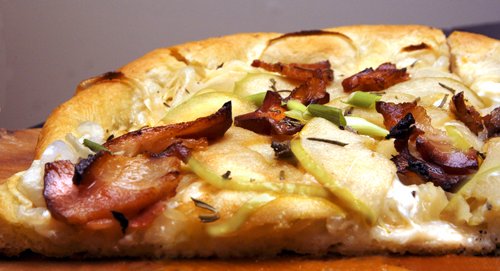 Apple, Bacon and Onion Pizza